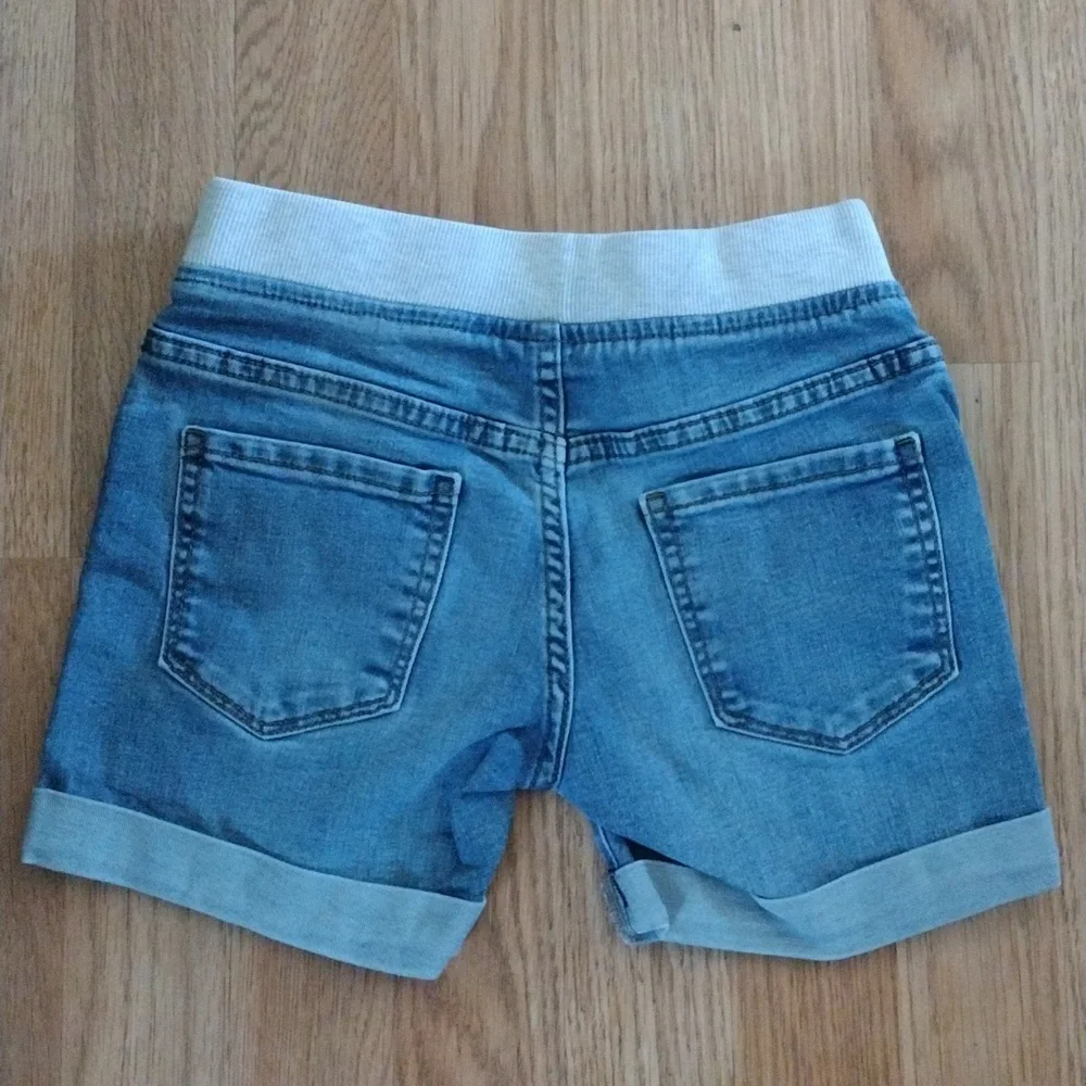 Shorts - Picture 2 of 2
